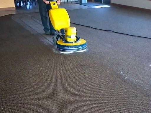 machine-deep-cleaning-carpets3.jpg